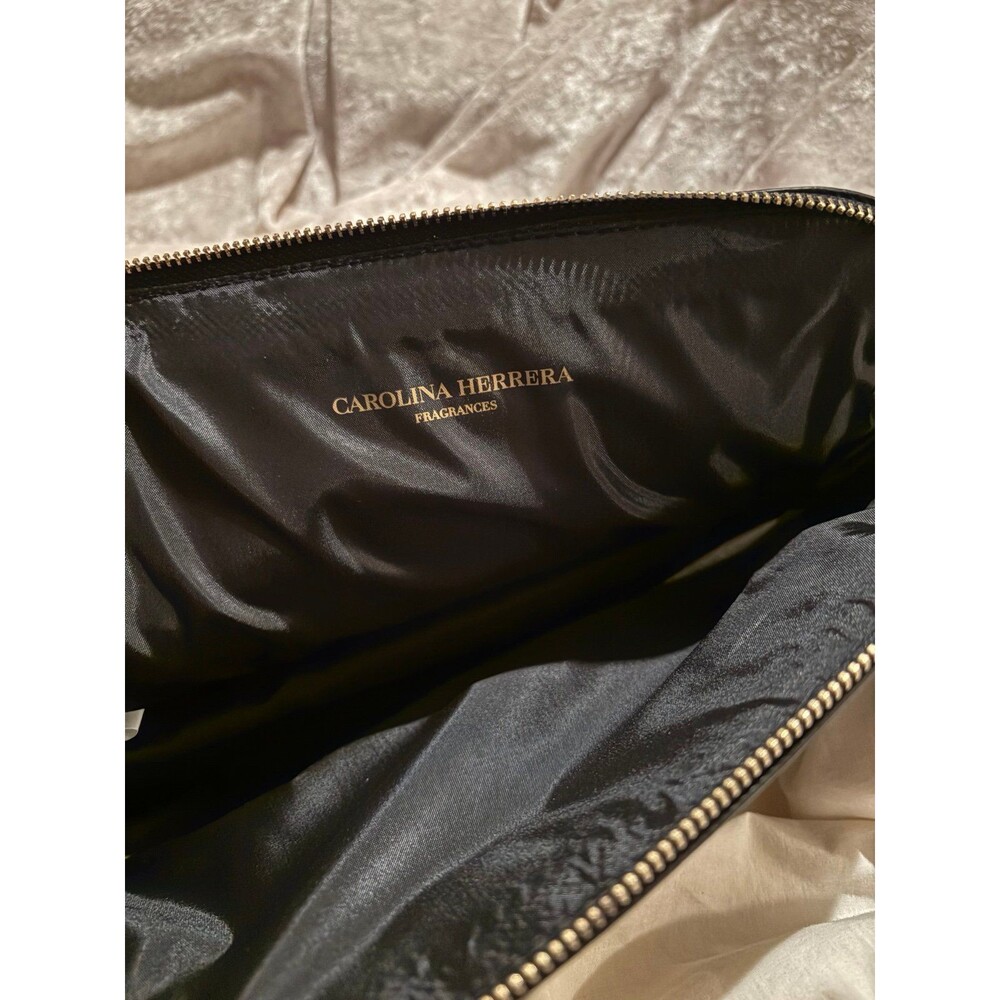 Carolina Herrera black makeup trousseau - Picture 4 of 4
